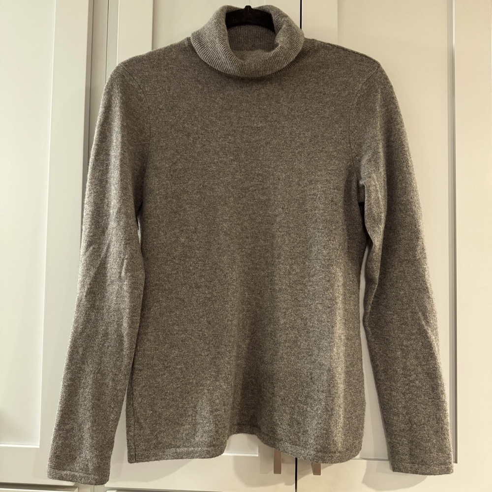 Saks Fifth Avenue Black Label Taupe Gray Neutral 100% Cashmere Turtleneck Medium